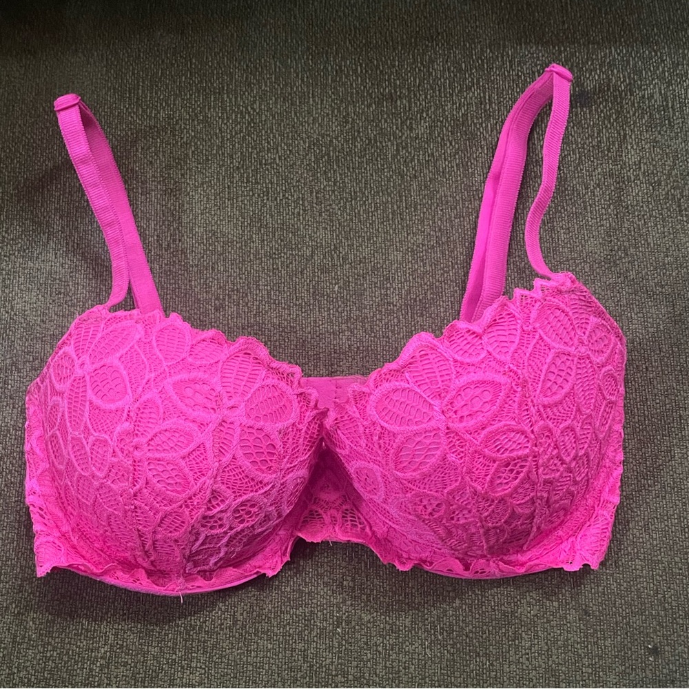 PINK Victoria’s Secret bra